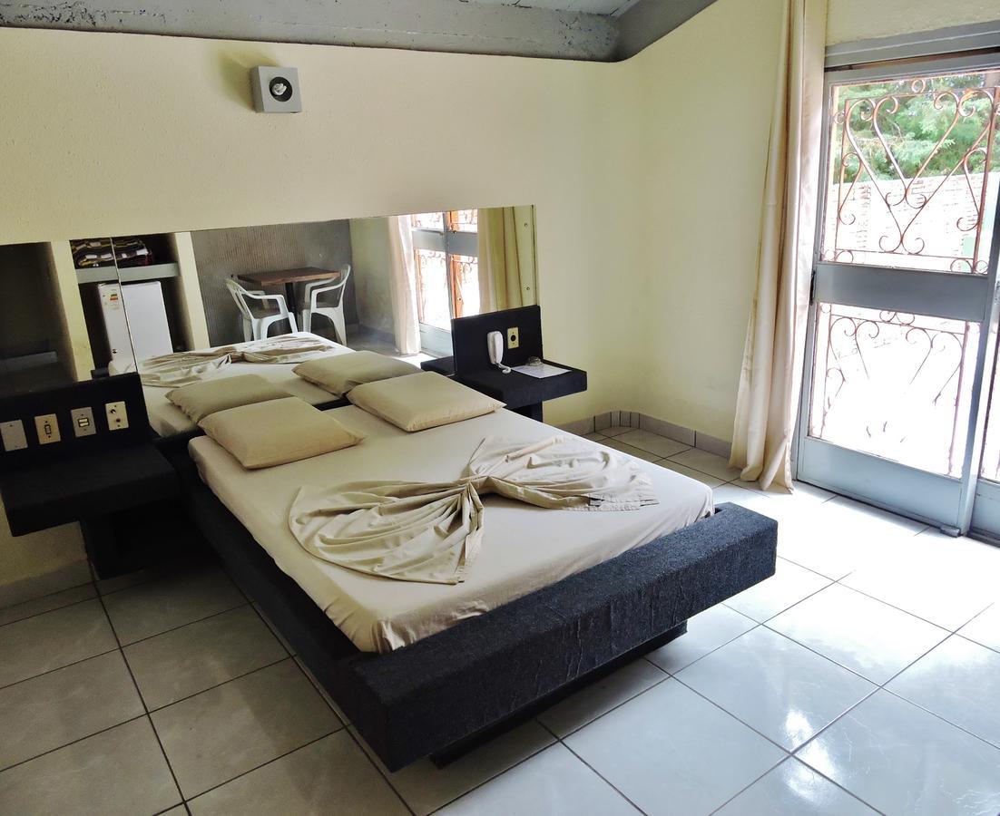 Hotel Comodoro De Livramento Сантана-ду-Ливраменту Экстерьер фото